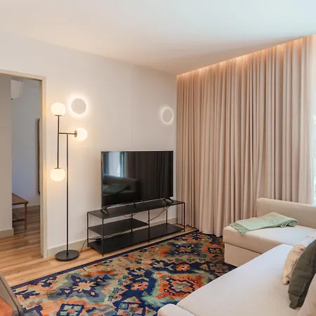 Pantaleon Villa Porto